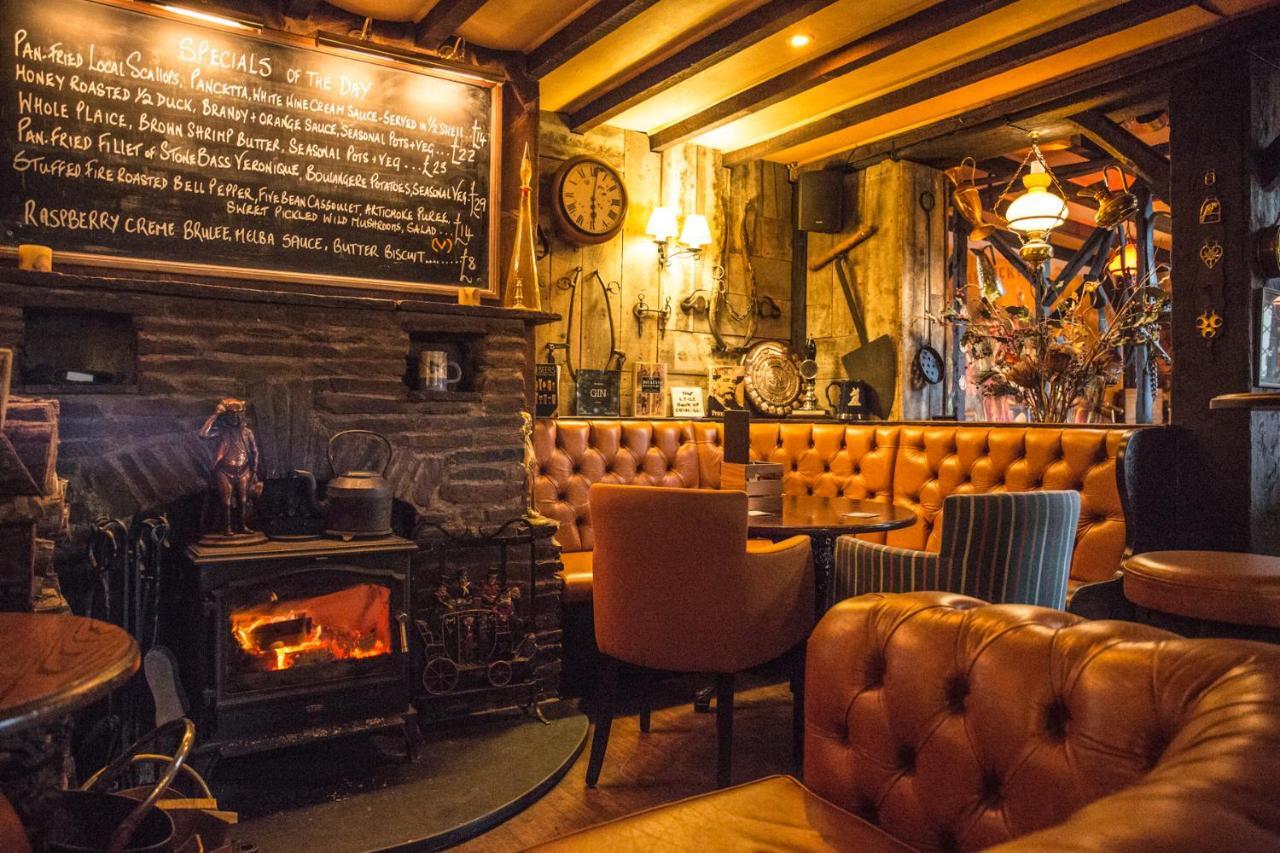 The Pickwick Inn & Oliver'S Restaurant Padstow Buitenkant foto